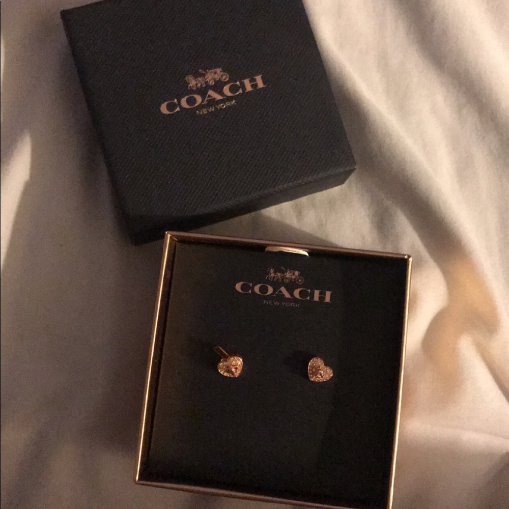 Gold Coach studs